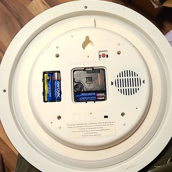 I Love Lucy talking collectors clock, Gently Used Condition RARE, Great Find! - Picture 4 of 5